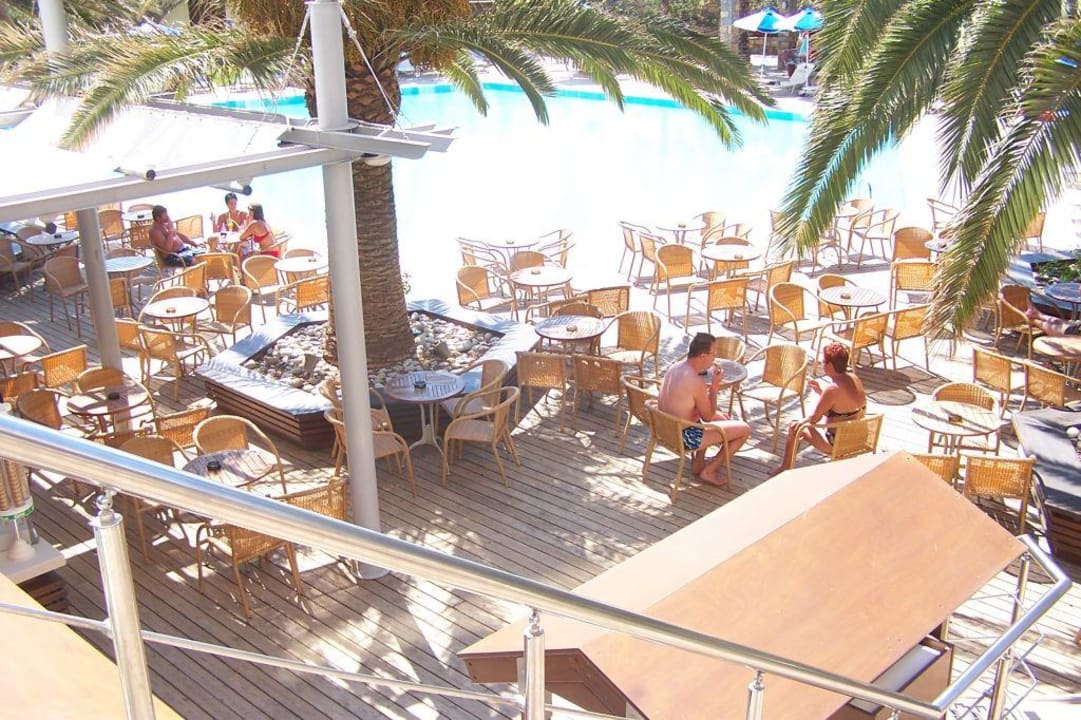 Poolbar mit Sitzmöglichkeiten Calimera Sirens Beach