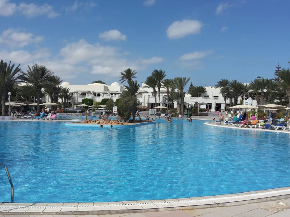 Sehr, sehr schöne Poolanlage Hotel El Mouradi Djerba Menzel