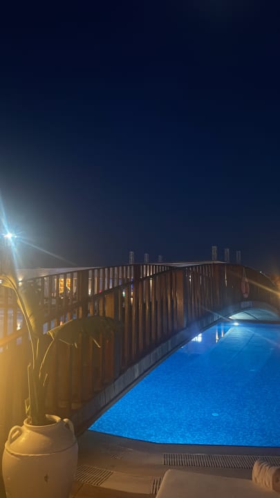 Pool Rubi Platinum Sign