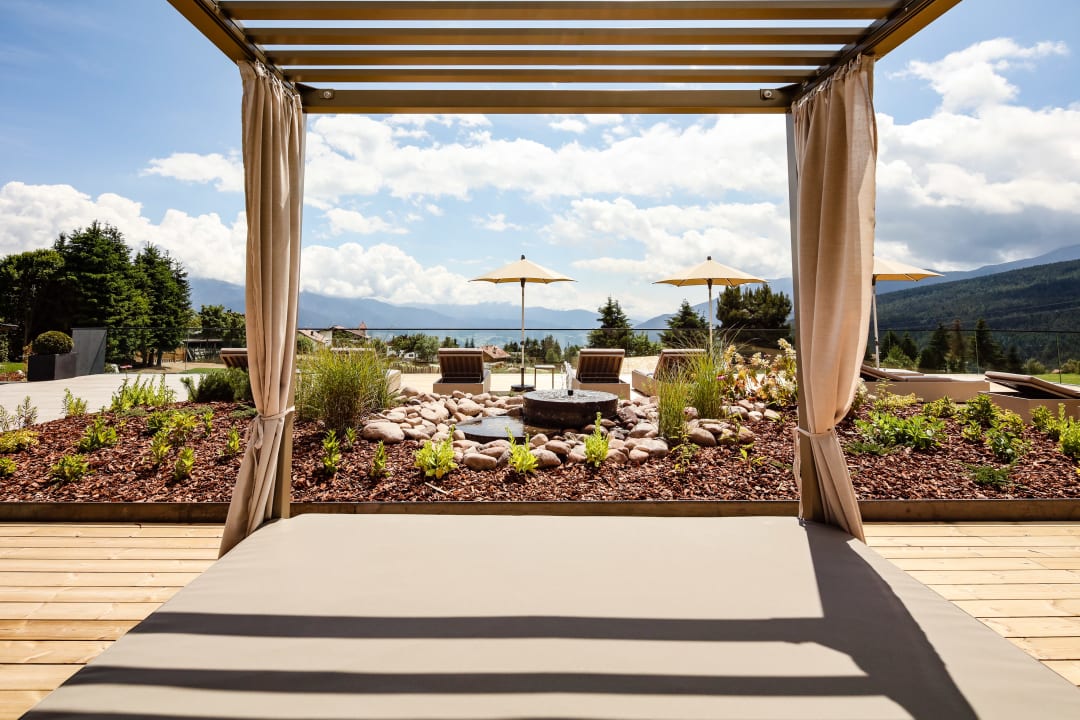 Gartenanlage SONNENBERG | Panorama Dolomites Wellbeing