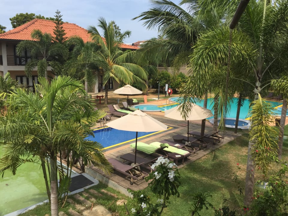 Zum Pool Portofino Resort & Spa Tangalle