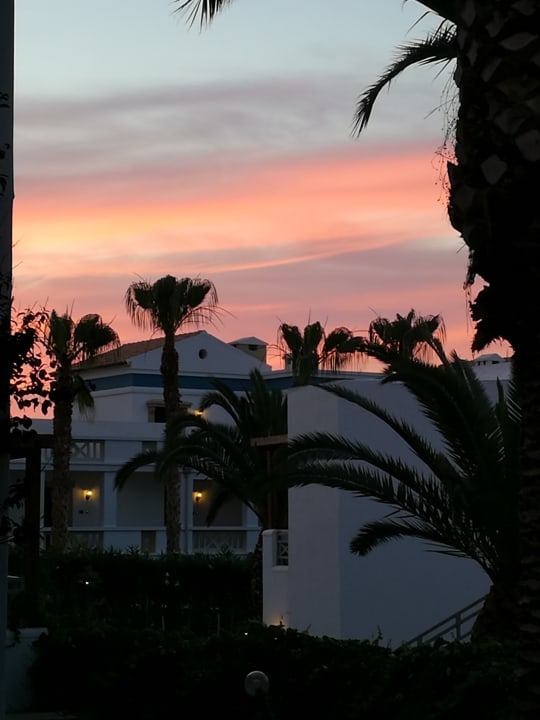 Gartenanlage Annabelle Beach Resort
