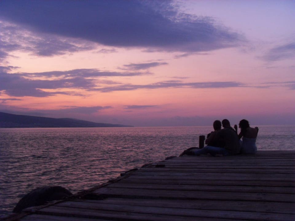 Sonnenaufgang - Blick vom Steg auf's Meer Hotel Diamond