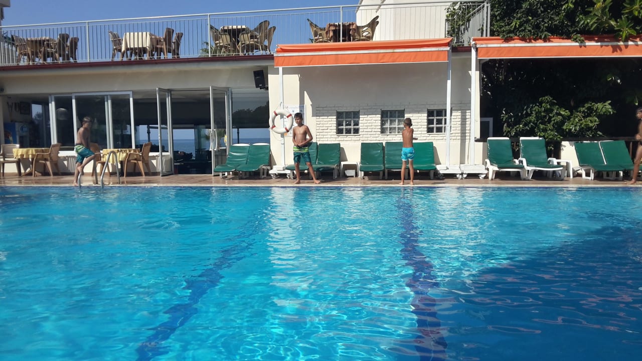 Pool Hotel Malhun