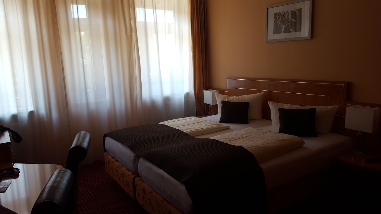 Doppelzimmer noch nicht renoviert Wincent Hotel