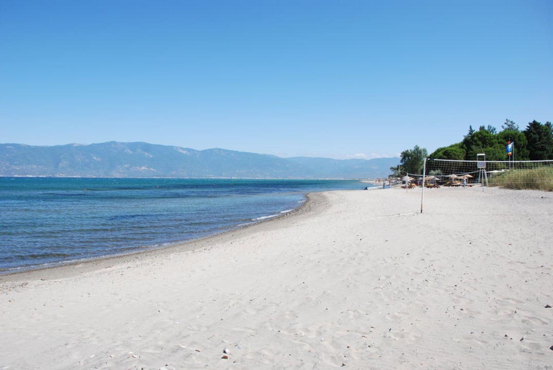 Strand Club Orient Beach Resort