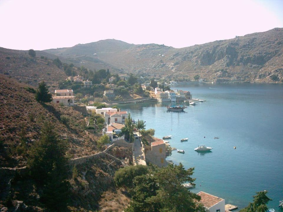 Das Hotel Niriides an der Bucht von Emporios (1) Hotel Niriides