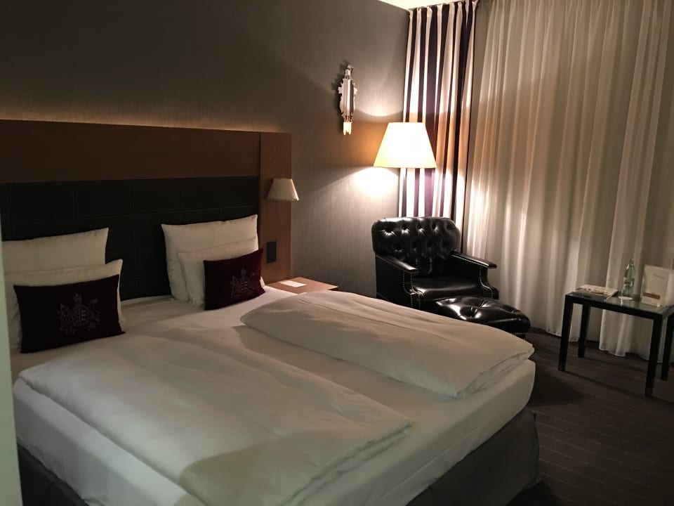 Zimmer Mövenpick Hotel Stuttgart Airport