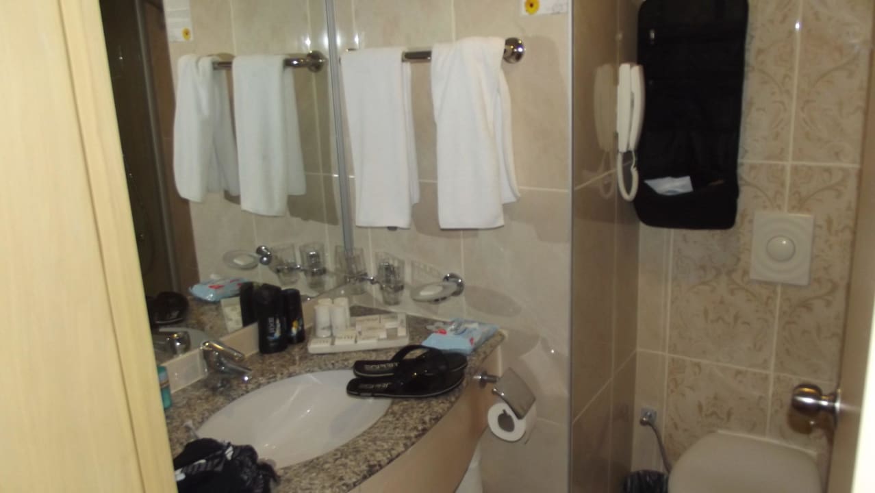 Bad mit Dusche VONRESORT Golden Coast