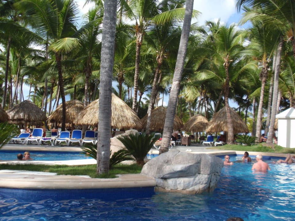 Pooltemperatur: geschätzte 25Grad Hotel Riu Bambu