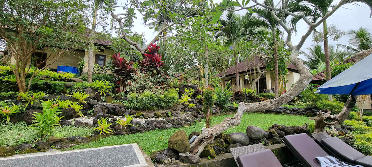 Gartenanlage Villa Capung Mas