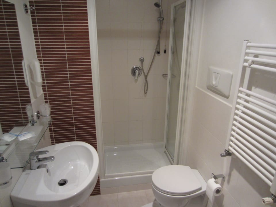 Dusche WC Smart Hotel Holiday