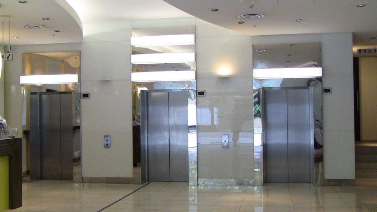 Eingangshalle Hotel Oaks Embassy
