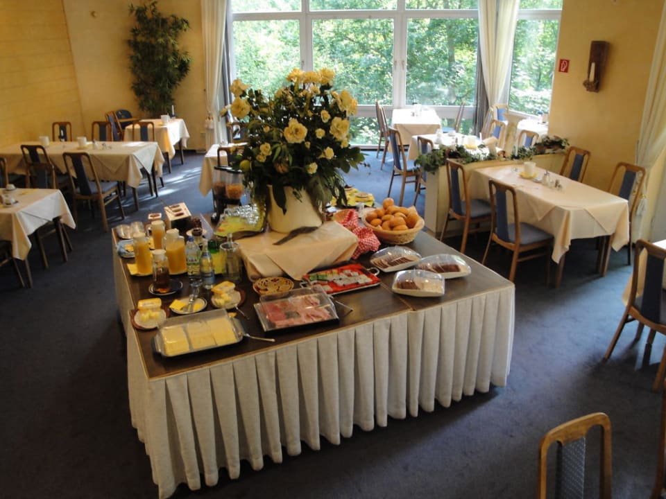 Frühstücksbuffet Hotel Engel im Salinental