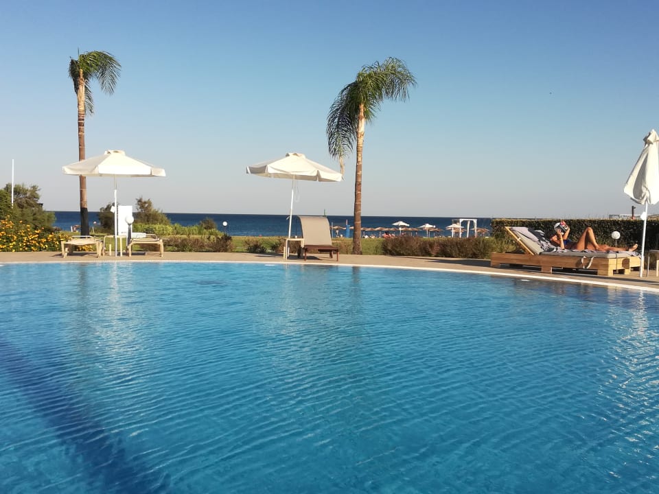 Pool Asterias Beach Resort