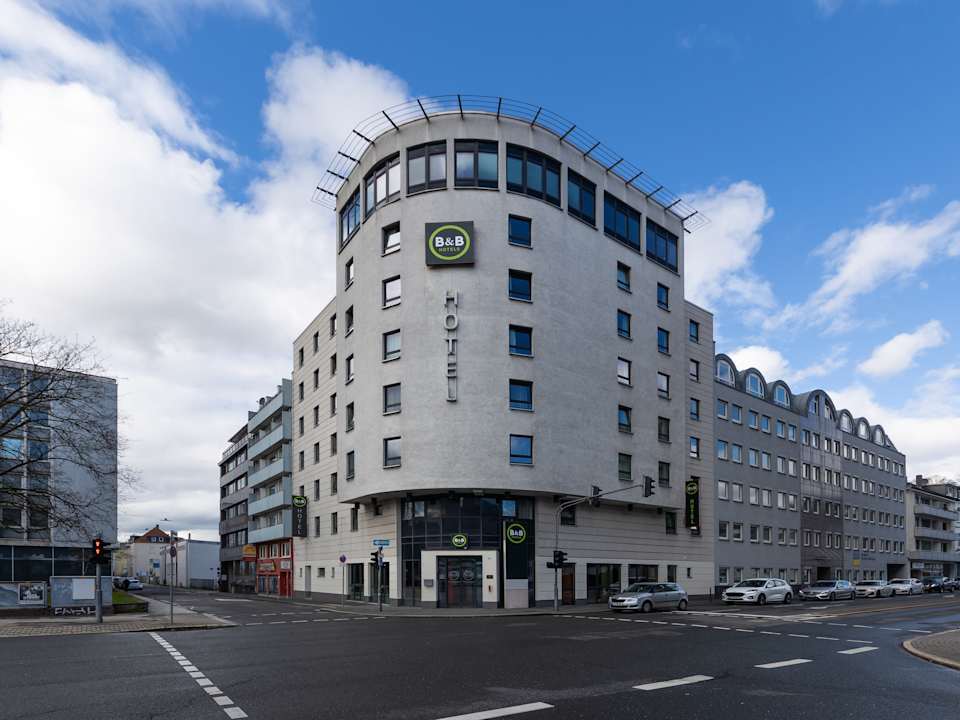 Außenansicht B&B HOTEL Wuppertal-City