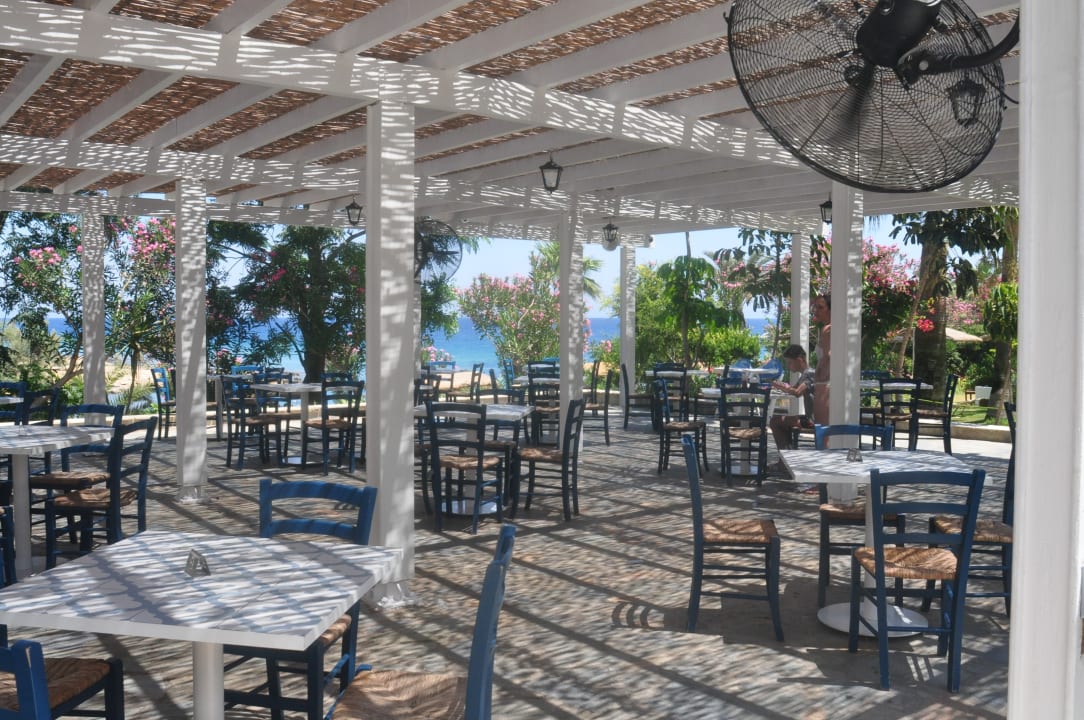 Gastro Crystal Springs Beach Hotel