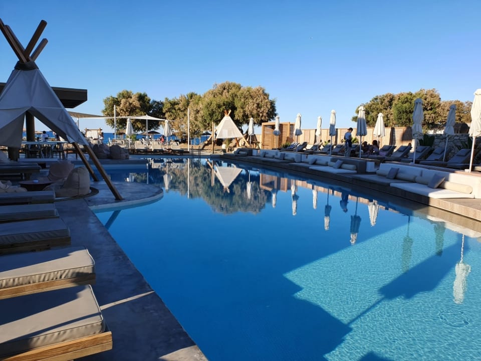 Pool Enorme Teatro Beach Resort