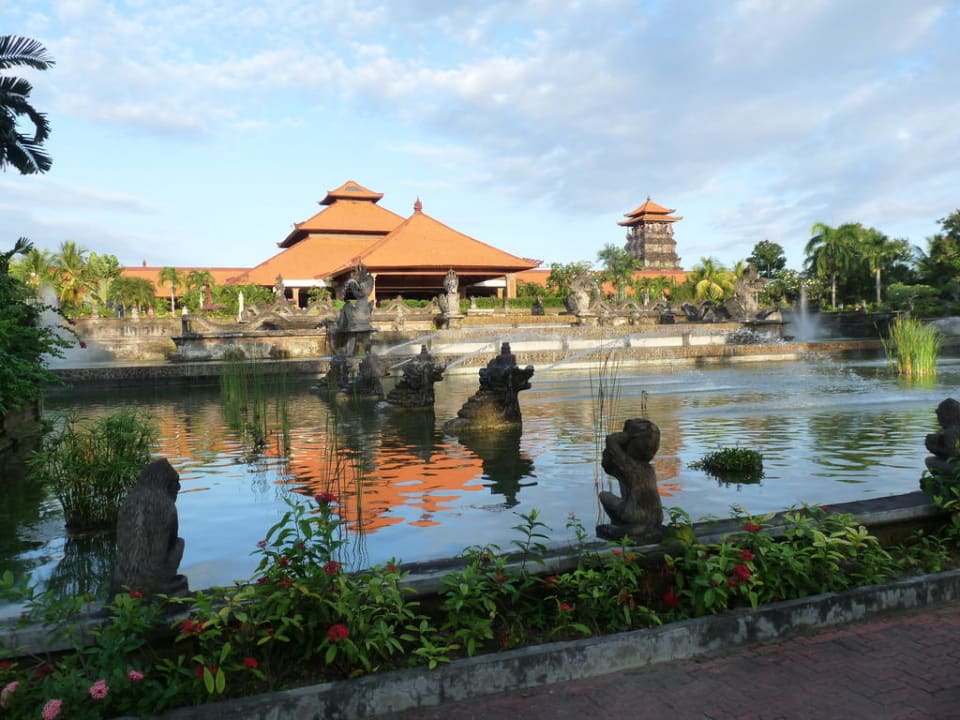 Springbrunnen am Eingang Ayodya Resort Bali