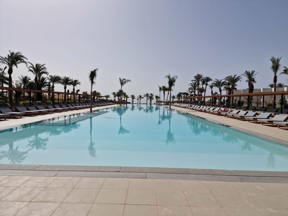 Pool Serry Beach Resort