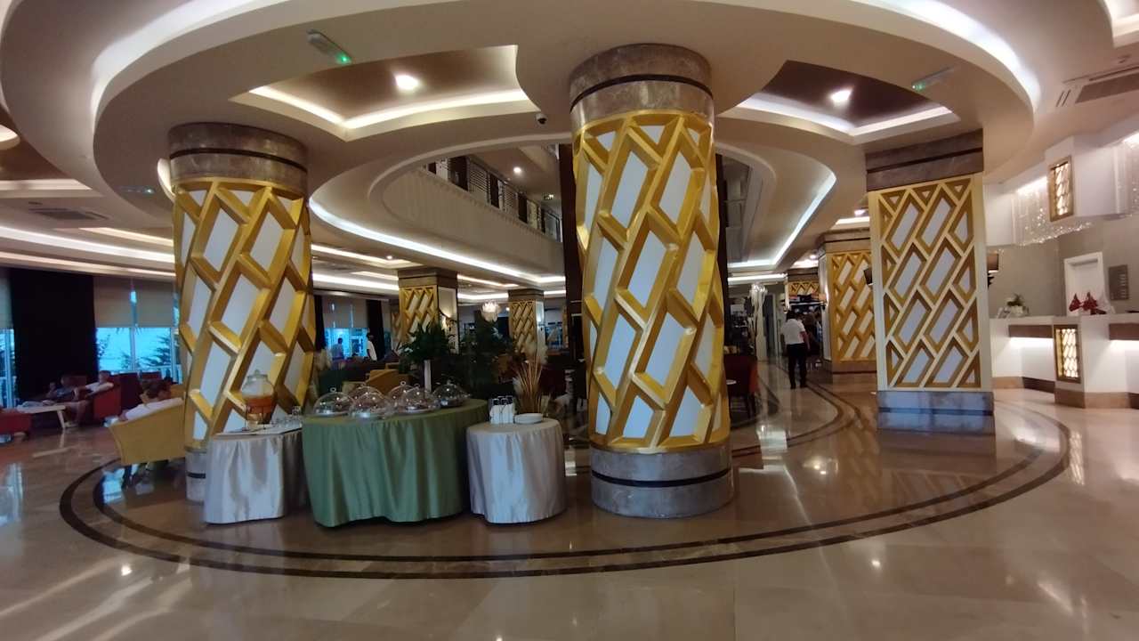 Lobby Dream World Resort & Spa