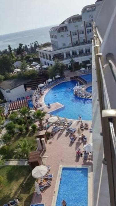 Blick zur Pooanlage Side Prenses Resort & Spa