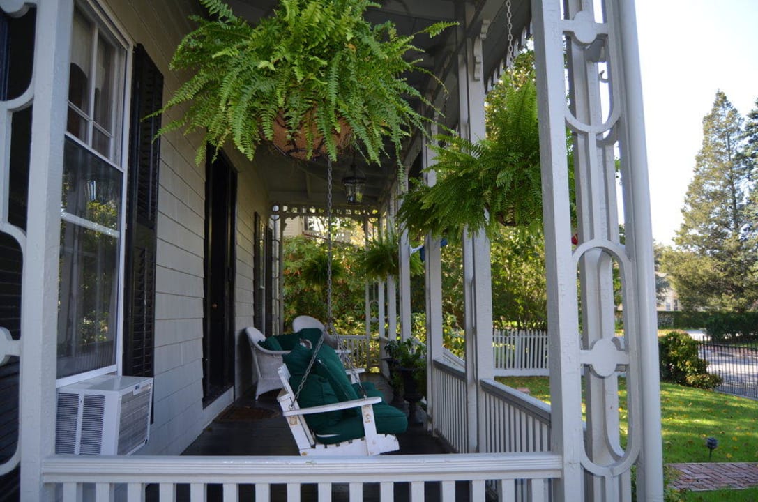 Veranda vor dem B&B B&B Marshall Slocum Inn