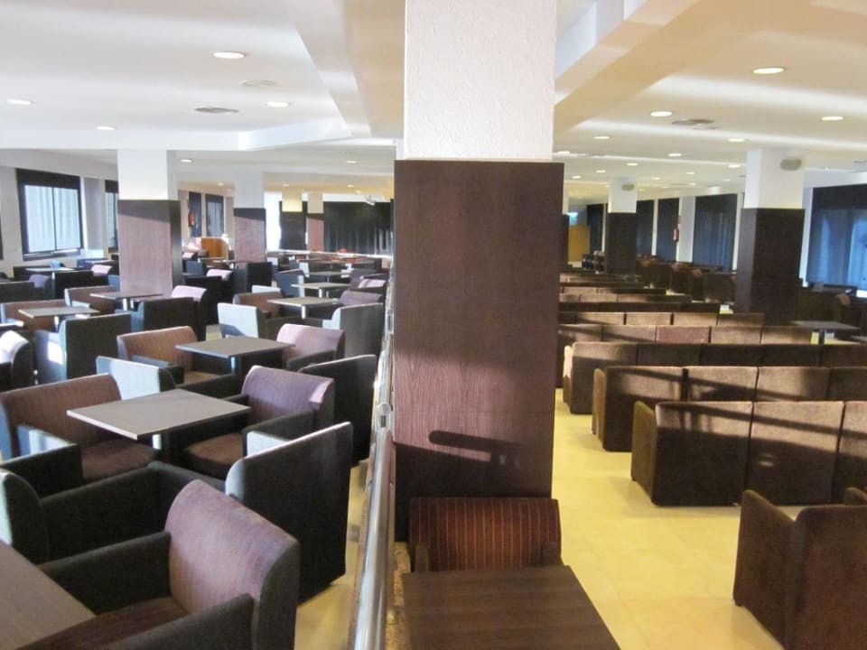 Großer Saal mit Showbühne blau punta reina