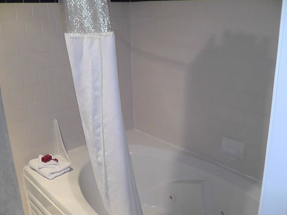 Badewanne/mit Whirlpool Hampton Inn Morgan Hill