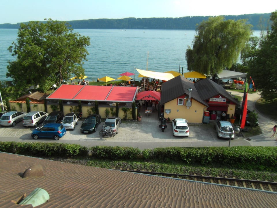 Blick vom Hotellzimmer auf den See und den Biergar Hotel Krone am See