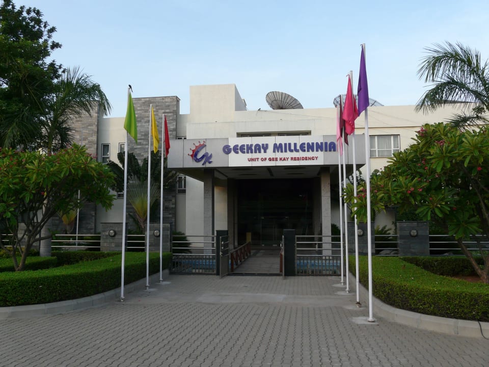 Eingang Pride Biznotel Ranipet