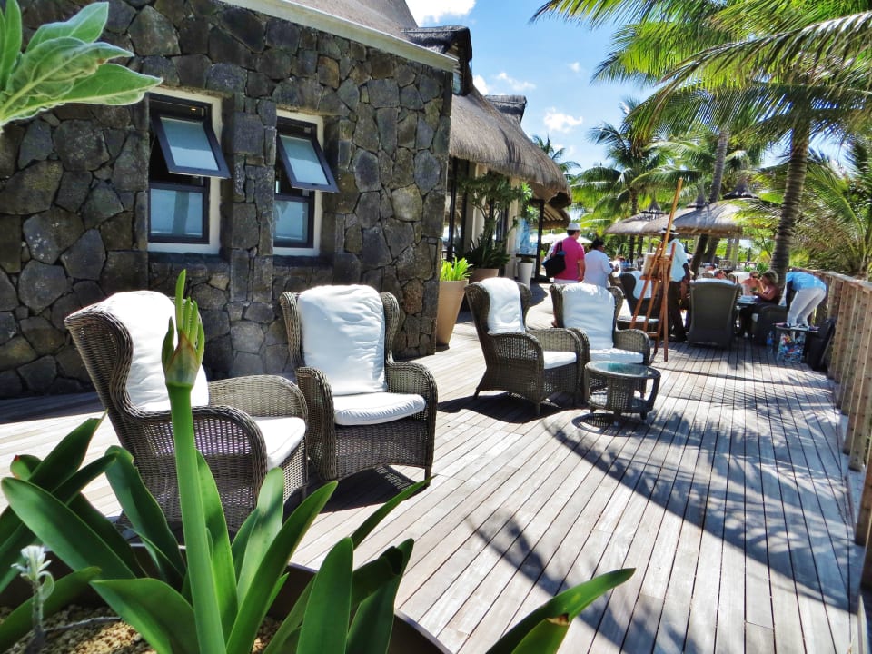 Terrasse mit Blick zum Meer / Strand LUX Belle Mare