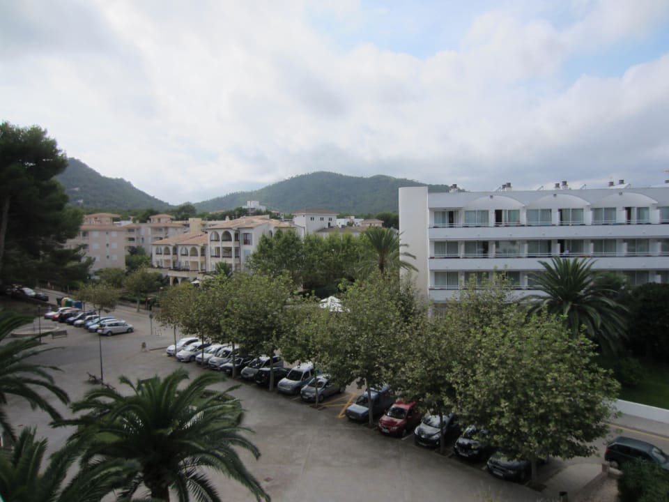 Ausblick Land-Strassenseite Universal Hotel Laguna