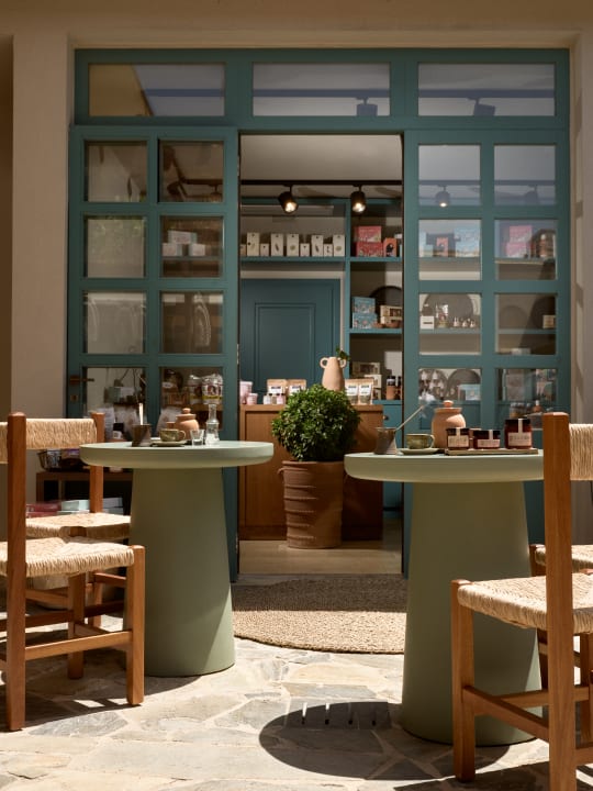 Gastro The Royal Senses Resort, Curio Collection by Hilton