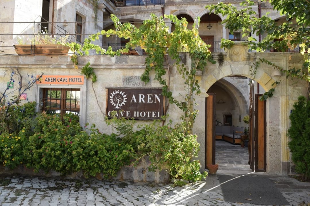Außenansicht Aren Cave Hotel