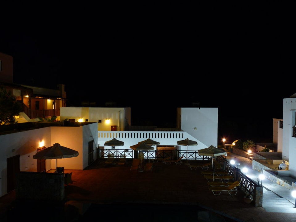 Maritimo bei Nacht Maritimo Beach Hotel