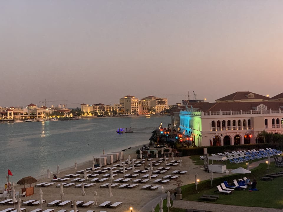 Außenansicht The Ritz-Carlton Abu Dhabi Grand Canal