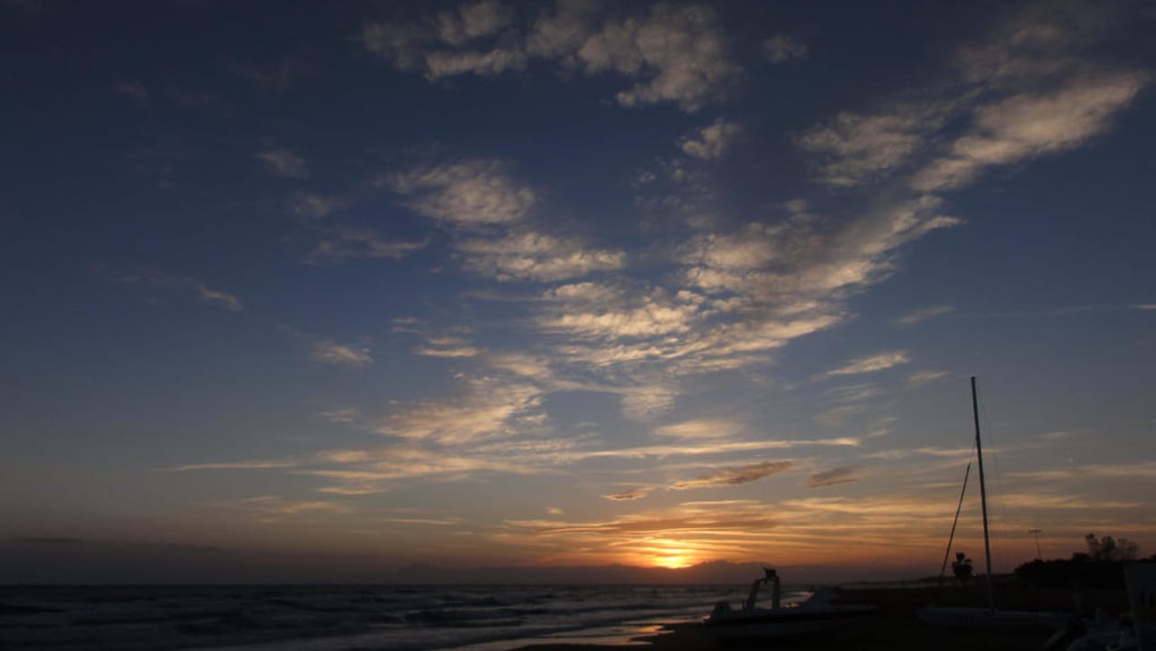 Abendstimmung am Strand Club Grand Side