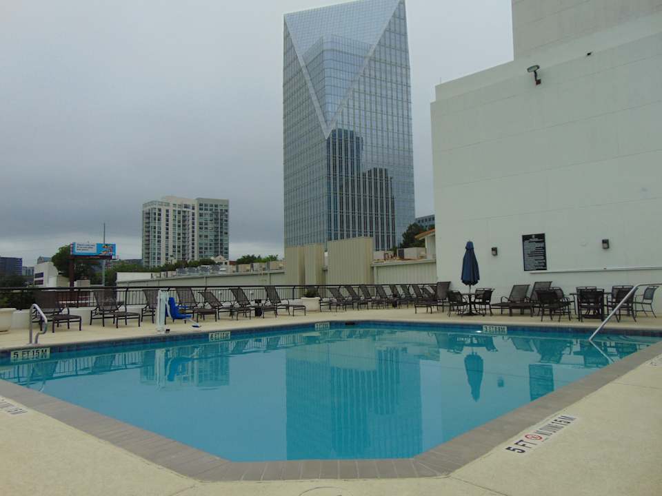 Pool Embassy Suites Hotel Atlanta-Buckhead