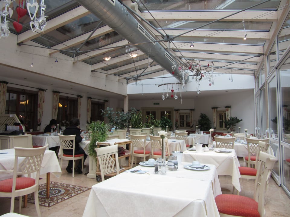 Frühstück Wintergarten Naturparkhotel Adler