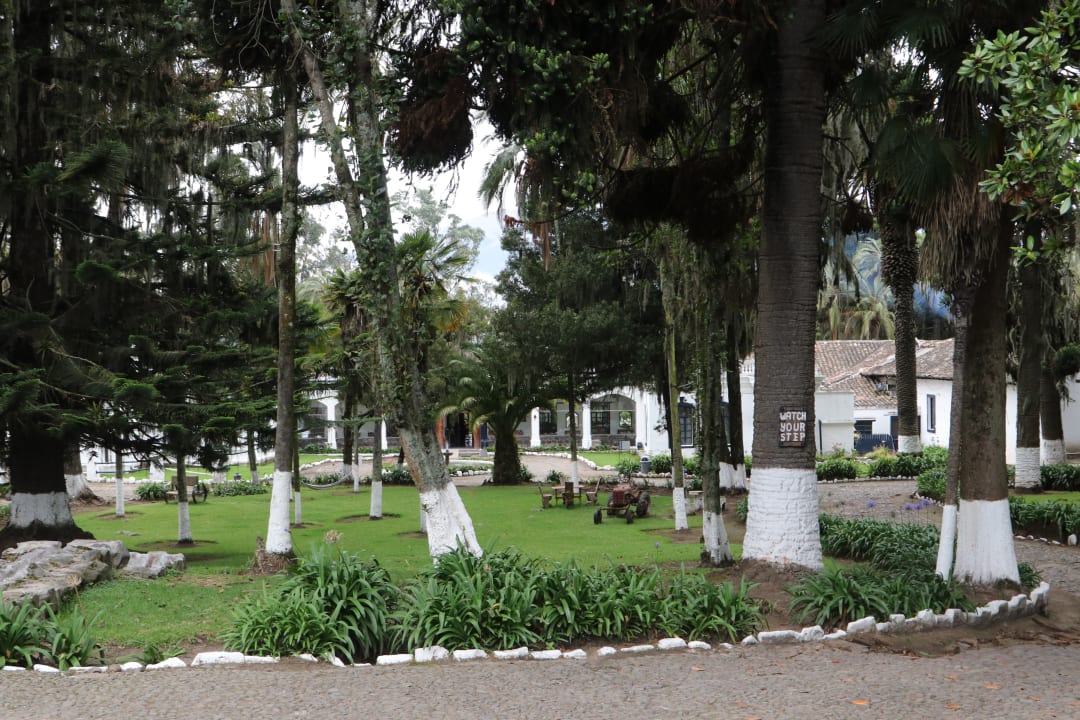 Gartenanlage Hosteria Hacienda Pinsaqui