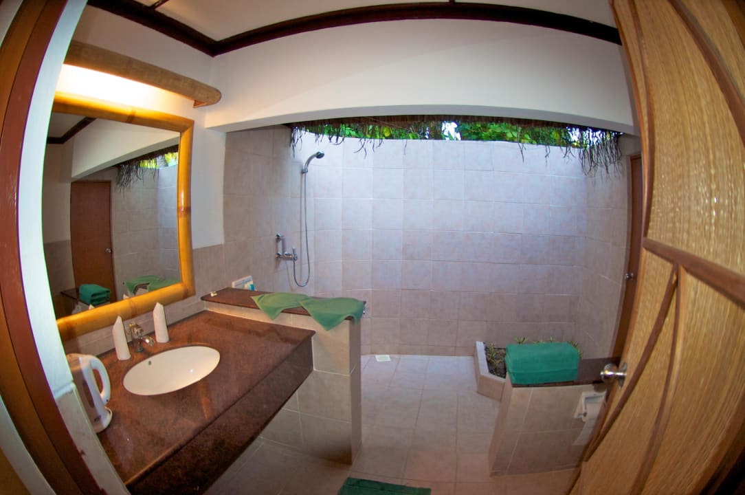 Bad Angaga Island Resort