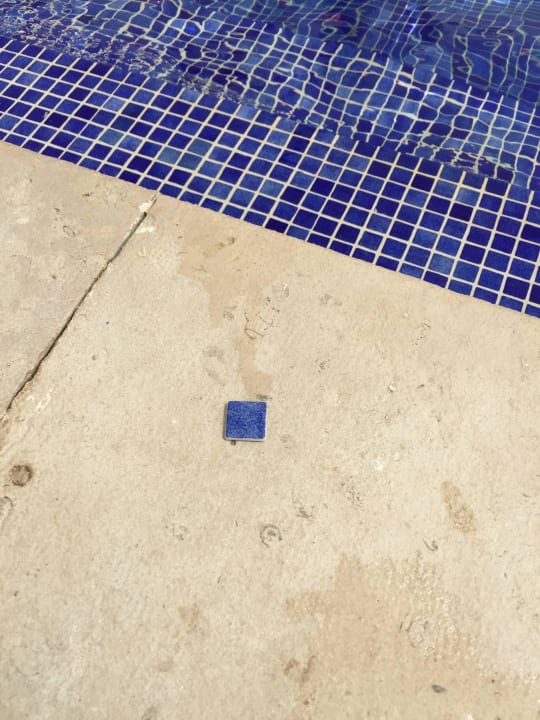 Leider einige Fliesen lose Club Med Da Balaia