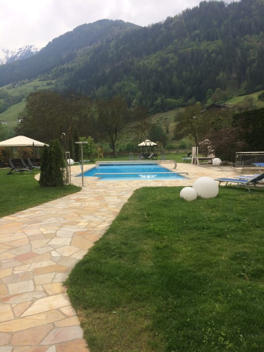 Pool Hotel Wiesenhof Garden Resort