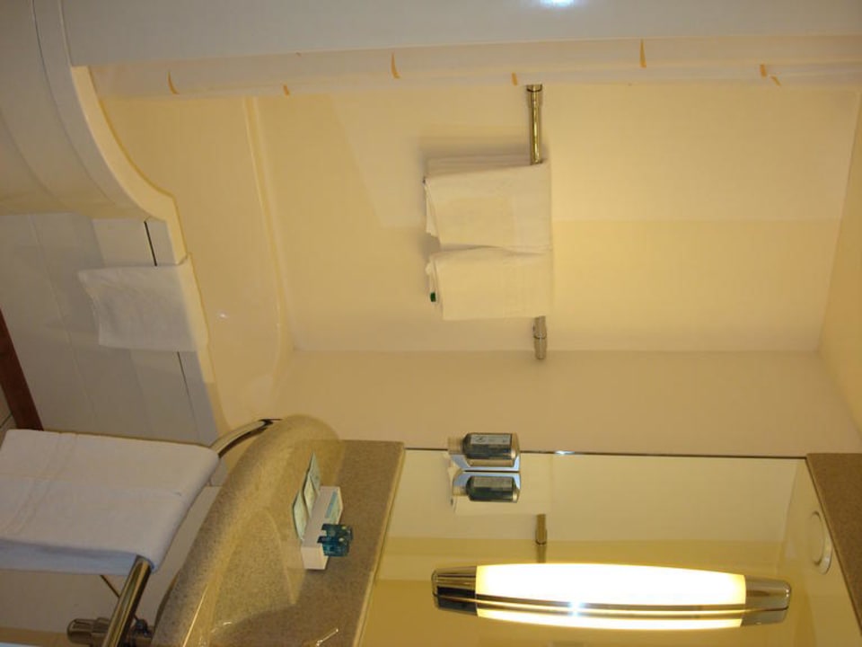 Badezimmer Vienna House Easy by Wyndham Leipzig