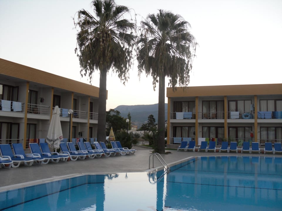 Kleiner Pool Royal Beach Club Hotel