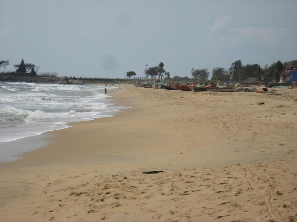 Strand, im Hintergrund der Shore Tempel Radisson Blu Resort Temple Bay Mamallapuram