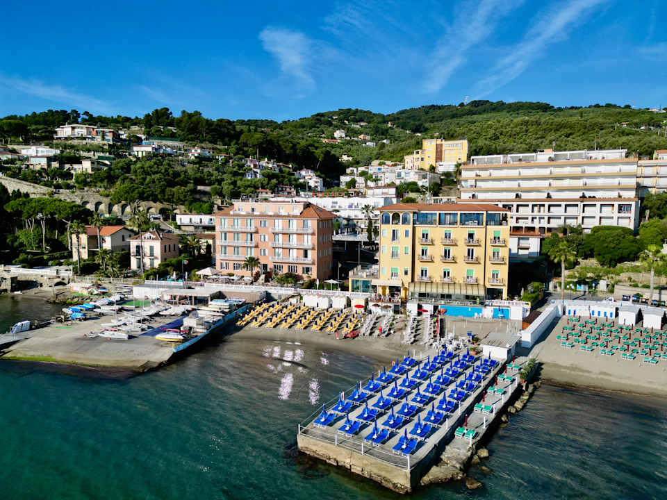 Außenansicht Hotel Golfo e Palme