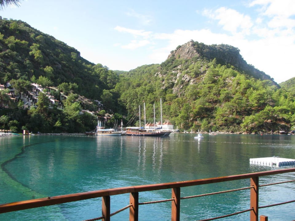 Zum Sereneti Beach Hillside Beach Club