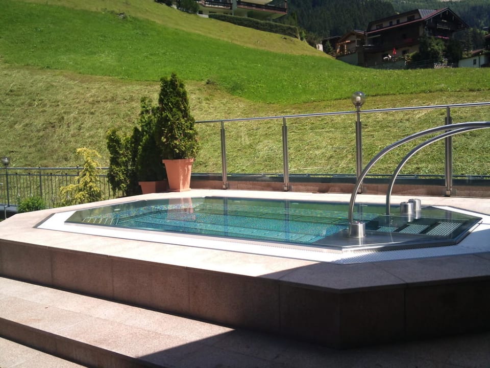 Pool Hotel Alpin Spa Tuxerhof